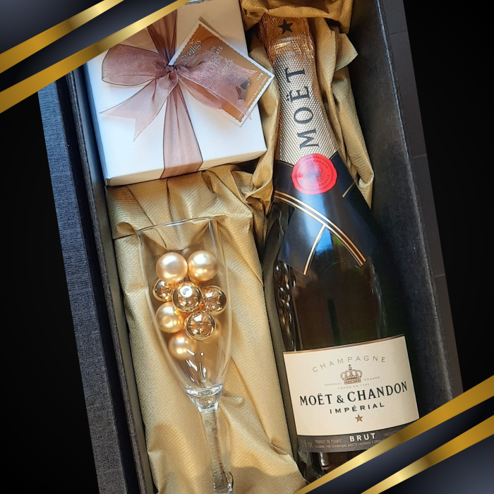 Moët & Chandon Champagne & Chocolate Gift Box