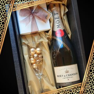 Moët & Chandon Champagne & Chocolate Gift Box